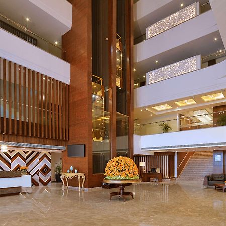 Radisson Chandigarh Zirakpur Eksteriør bilde The lobby of the hotel