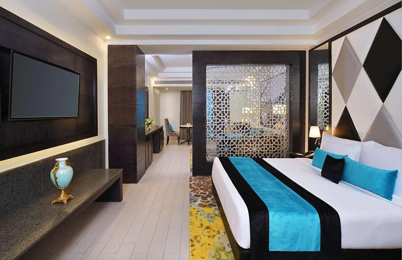 Radisson Chandigarh Zirakpur Eksteriør bilde Suite