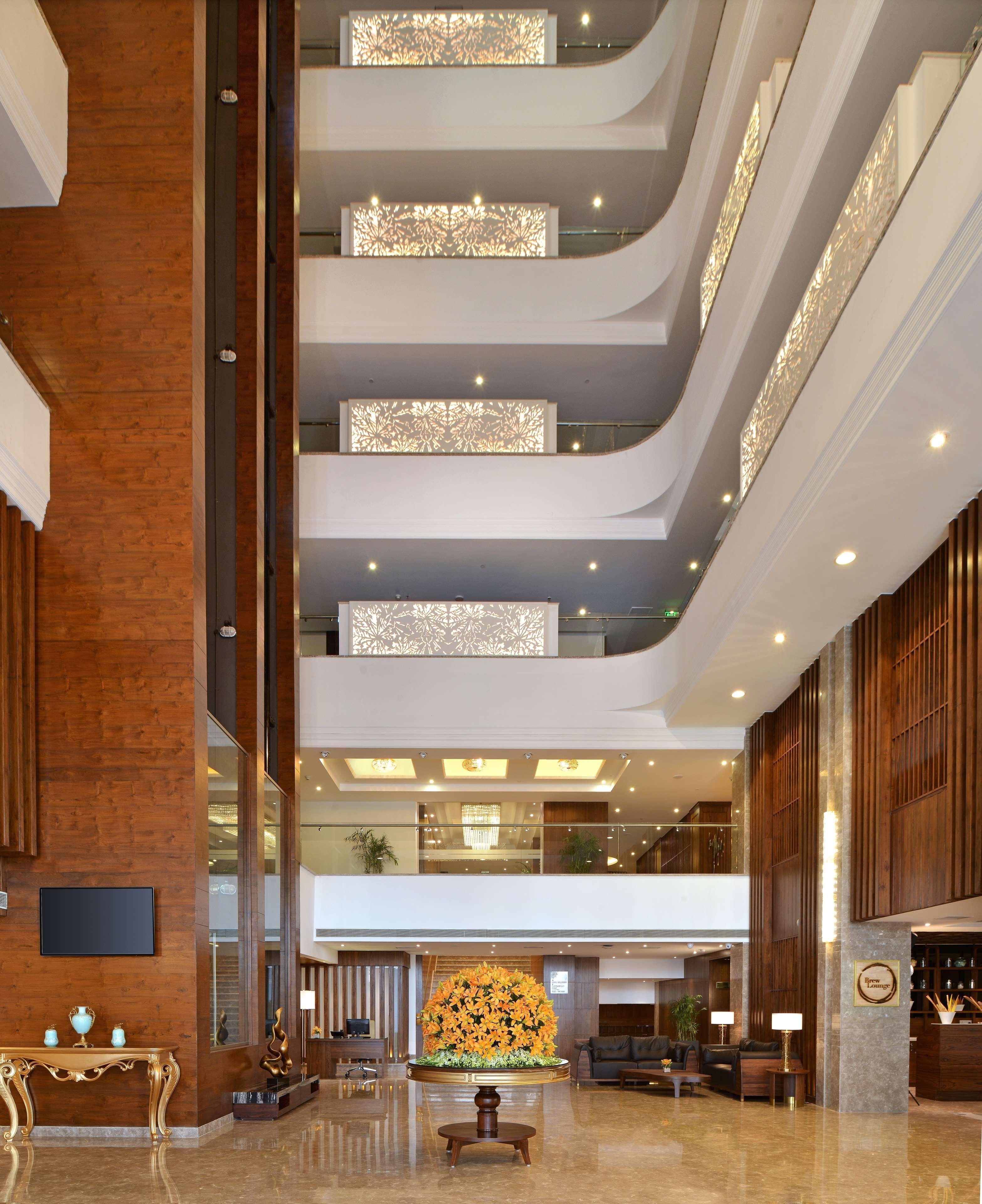 Radisson Chandigarh Zirakpur Eksteriør bilde The interior of the hotel