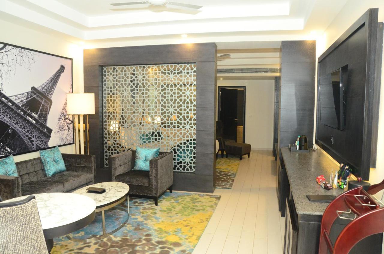 Radisson Chandigarh Zirakpur Eksteriør bilde A suite at the Taj Mahal Palace, Mumbai
